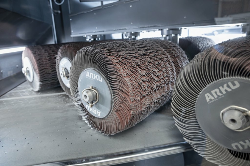 rotierende-Buersten-Copyright-Arku-Maschinenbau.jpg