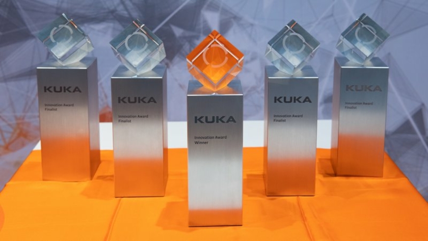 Kuka-Innovation-Award-Trophaee.jpg