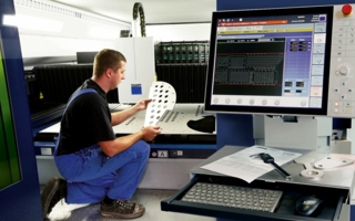 SchagesPraeziserLaser3.jpg