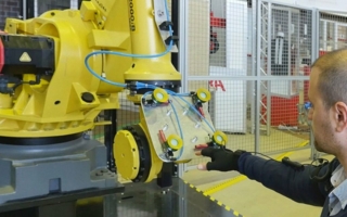 Mensch-und-Roboter.jpg