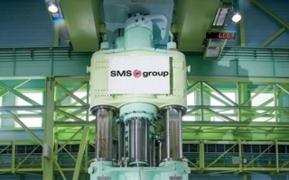 Freiform-Schmiedepresse.jpg