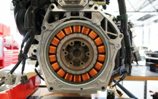 E-Motor-Copyright-IPH-Hannover-jrgn-flow---stock-adobe-com-.jpg