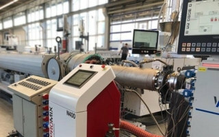 Weber-Rohrextrusionsanlage.jpg