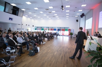 Expertentreffen-bei-Fronius.jpg