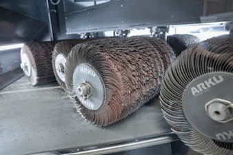rotierende-Buersten-Copyright-Arku-Maschinenbau.jpg