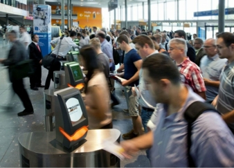 Einganshalle-Moulding-Expo.jpg