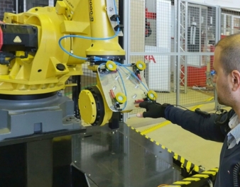 Mensch-und-Roboter.jpg