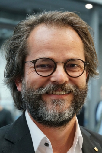 Manfred-Roth.jpg