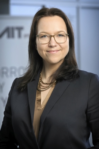 Carina-Schloegl.jpg