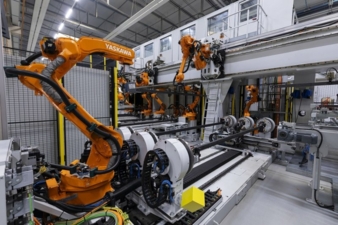 Yaskawa-Roboterschweisszelle.jpg