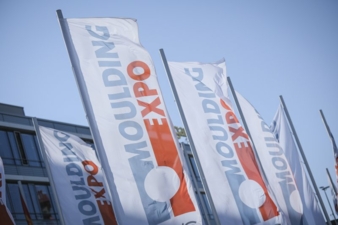 Moulding-Expo-Fahnen.jpg
