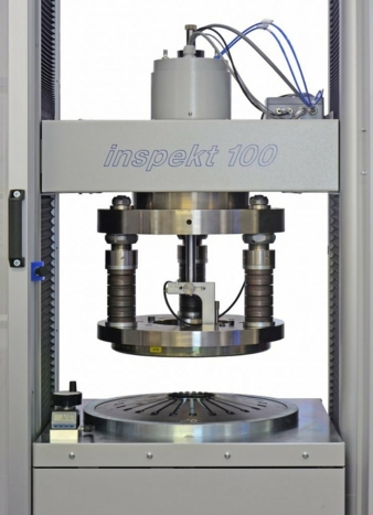 Universalpruefmaschine.jpg