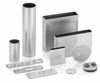 prismatische---zylindrische-Batteriegehaeuse-aus-Aluminium-Copyright-Herlanco.jpg